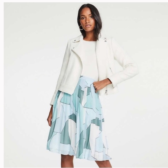 Ann Taylor Geo Pleated Skirt Size 10 Pleated skirt🌸 - Picture 2 of 11